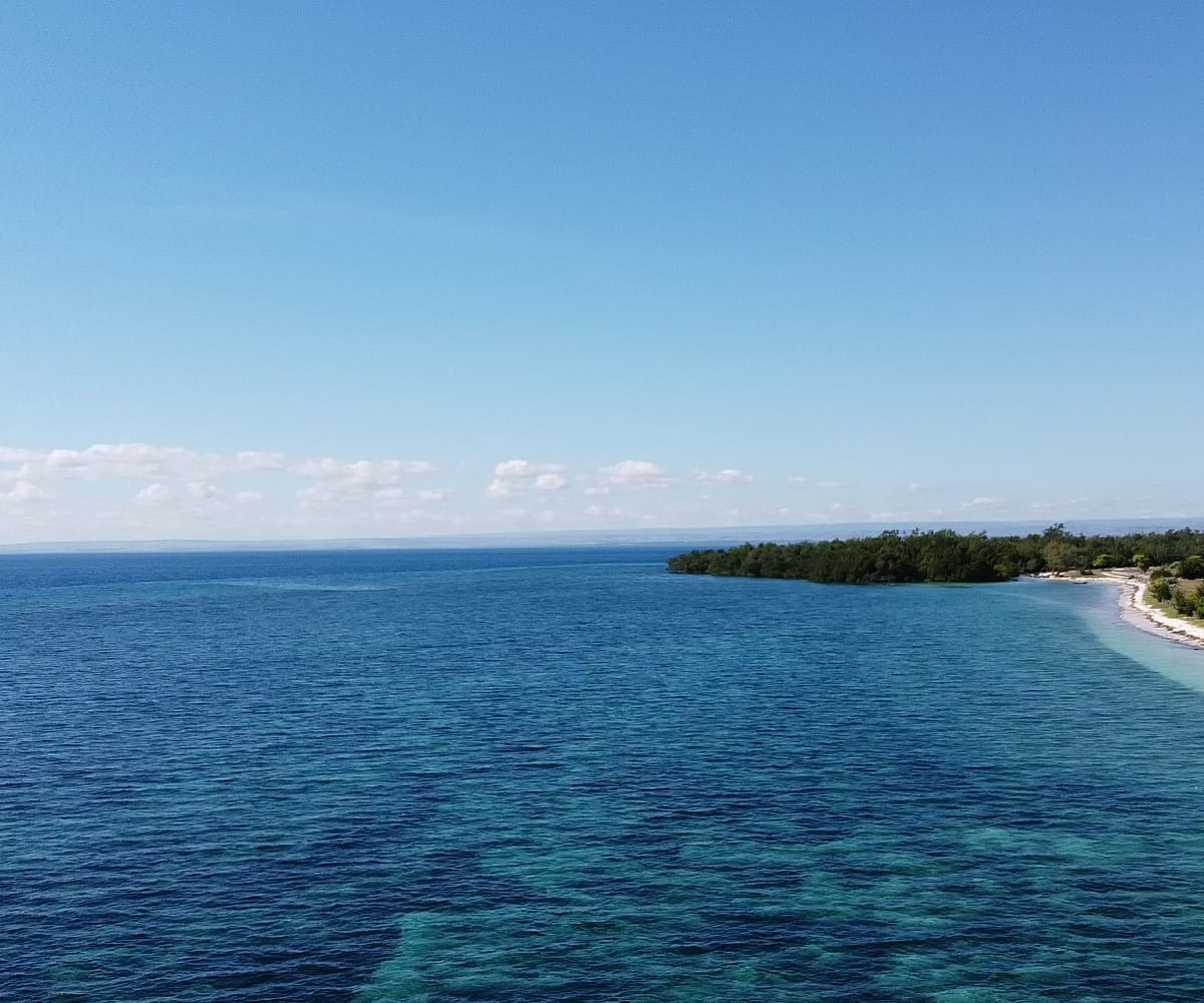 Own the last 2-hectare plot on the iconic Puru Kambera Beach, East Sumba. Flat, development-ready beachfront for EUR 210,000