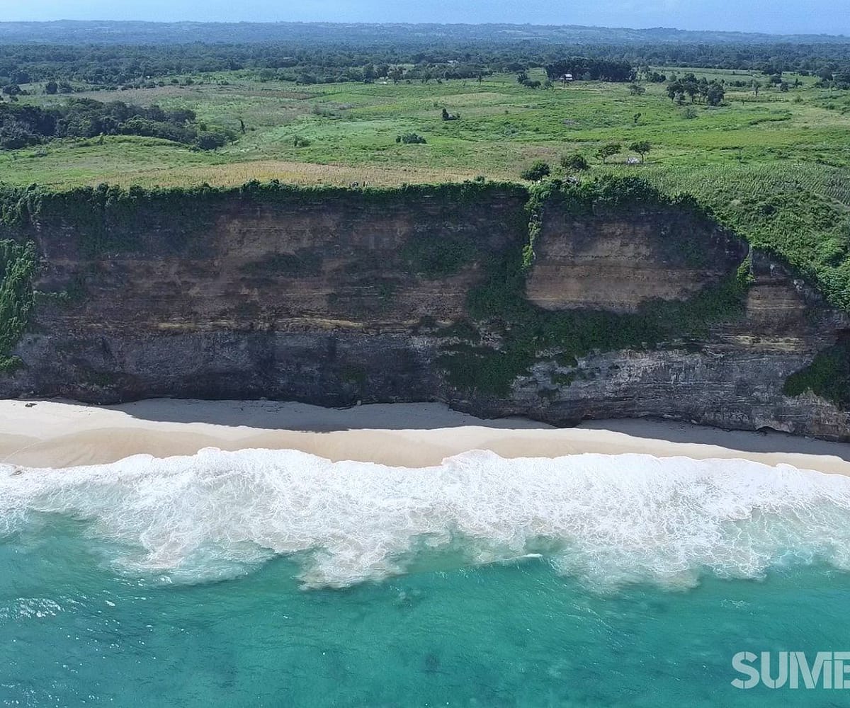 Sumba 12ha Clifffront Land for Sale – 1.2 km Ocean Frontage & Private Beach Access