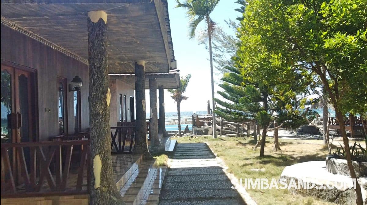Maramba boutique beachfront property for sale: 9-villa resort with pool, restaurant, direct beach access near Waingapu, East Sumba.