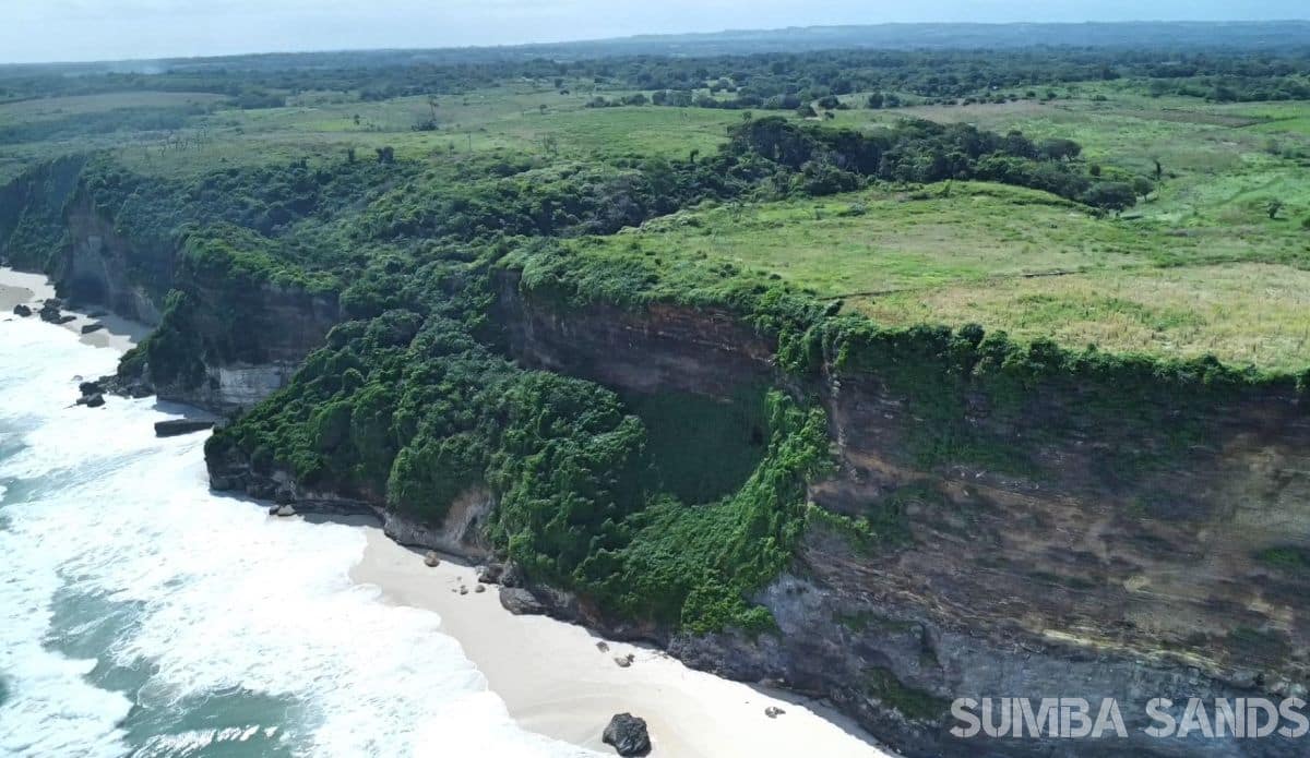 Sumba 12ha Clifffront Land for Sale – 1.2 km Ocean Frontage & Private Beach Access