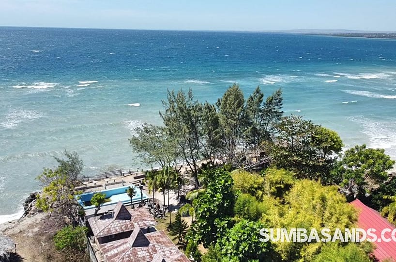 Maramba boutique beachfront property for sale: 9-villa resort with pool, restaurant, direct beach access near Waingapu, East Sumba.