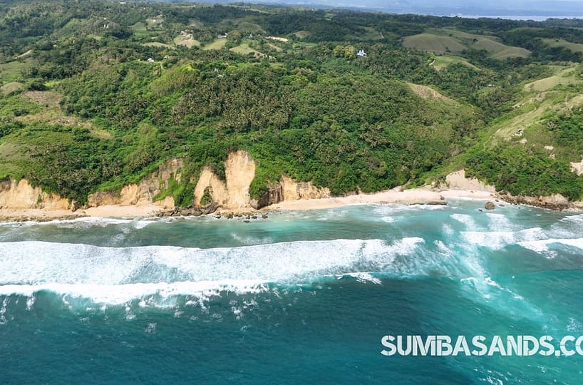 A dramatic panoramic of the NIHI neighbor prime Estate. The image captures an elevated 2.4-hectare plot with 360-degree views of the turquoise Indian Ocean and neighboring luxury developments.
